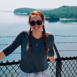 Meet your Posher, Kelly